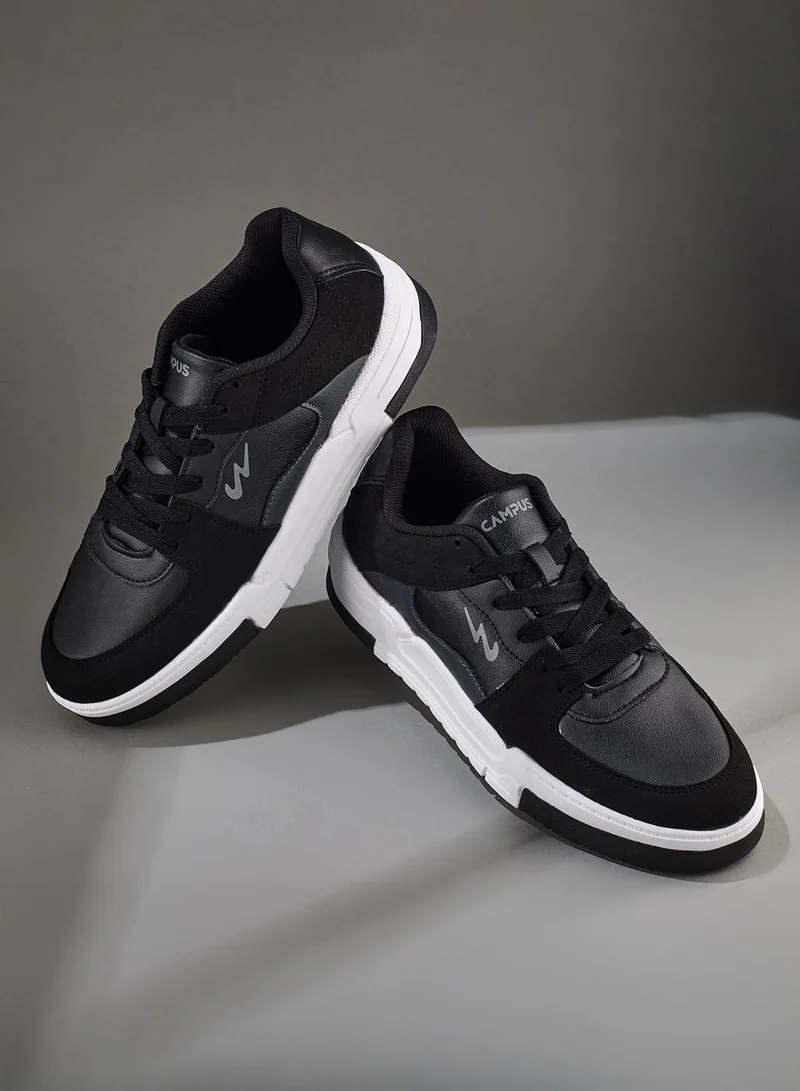 كامبس أحذية رياضية رجالية قصيرة بألوان جريئة وراحة سحابية